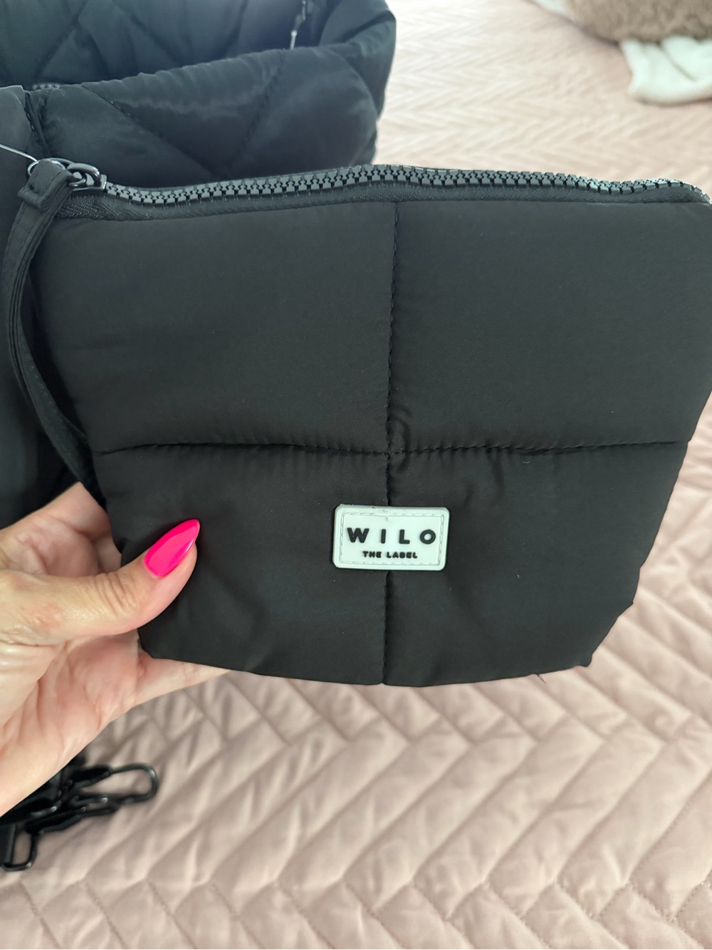 WILO Black Quilted Tote with Matching Pouches - Picture 8 of 9